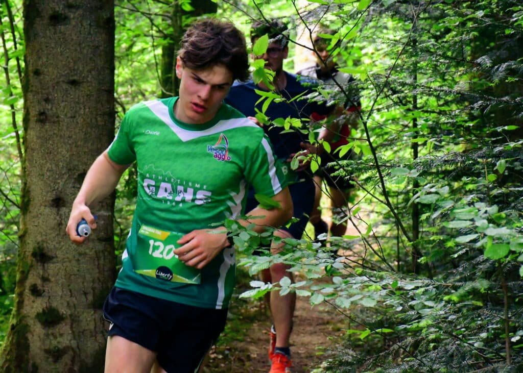 Un week-end de podiums au RiozTrail & Trail des Vosges Saônoises 2 clement suchet du gahs a quelques hectometres de l arrivee du copacabana trail long de 8 km 1745768366