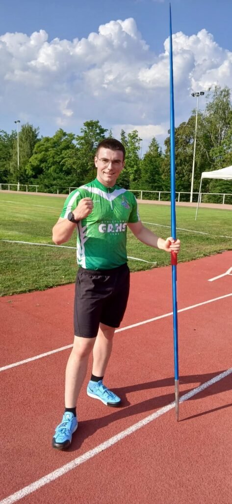 Loïc Tostain, de retour dans sa région, n’a pas manqué le meeting de Fondettes à Angers pour défendre fièrement nos couleurs ! 1 IMG 20250613 WA00101