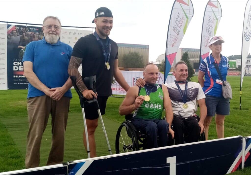 Championnats de France Handisport à Belfort : Julien Casoli remporte 3 médailles accompagné de nos juges et médecin sur le terrain ! 4 image00000311